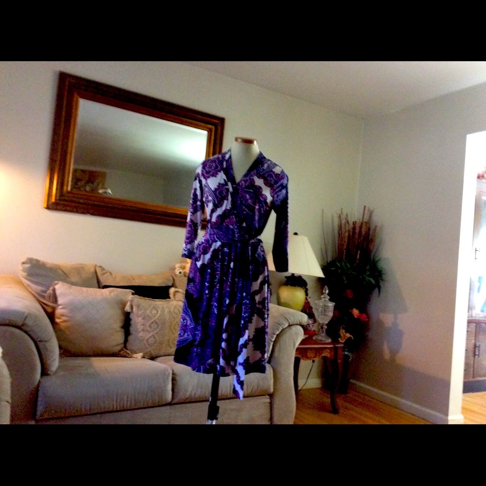 LIZ Claiborne. Women dress size S Multiple Color.